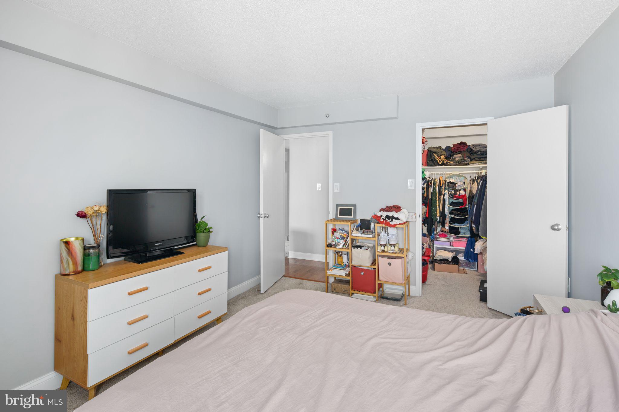 2001 Hamilton St #1627