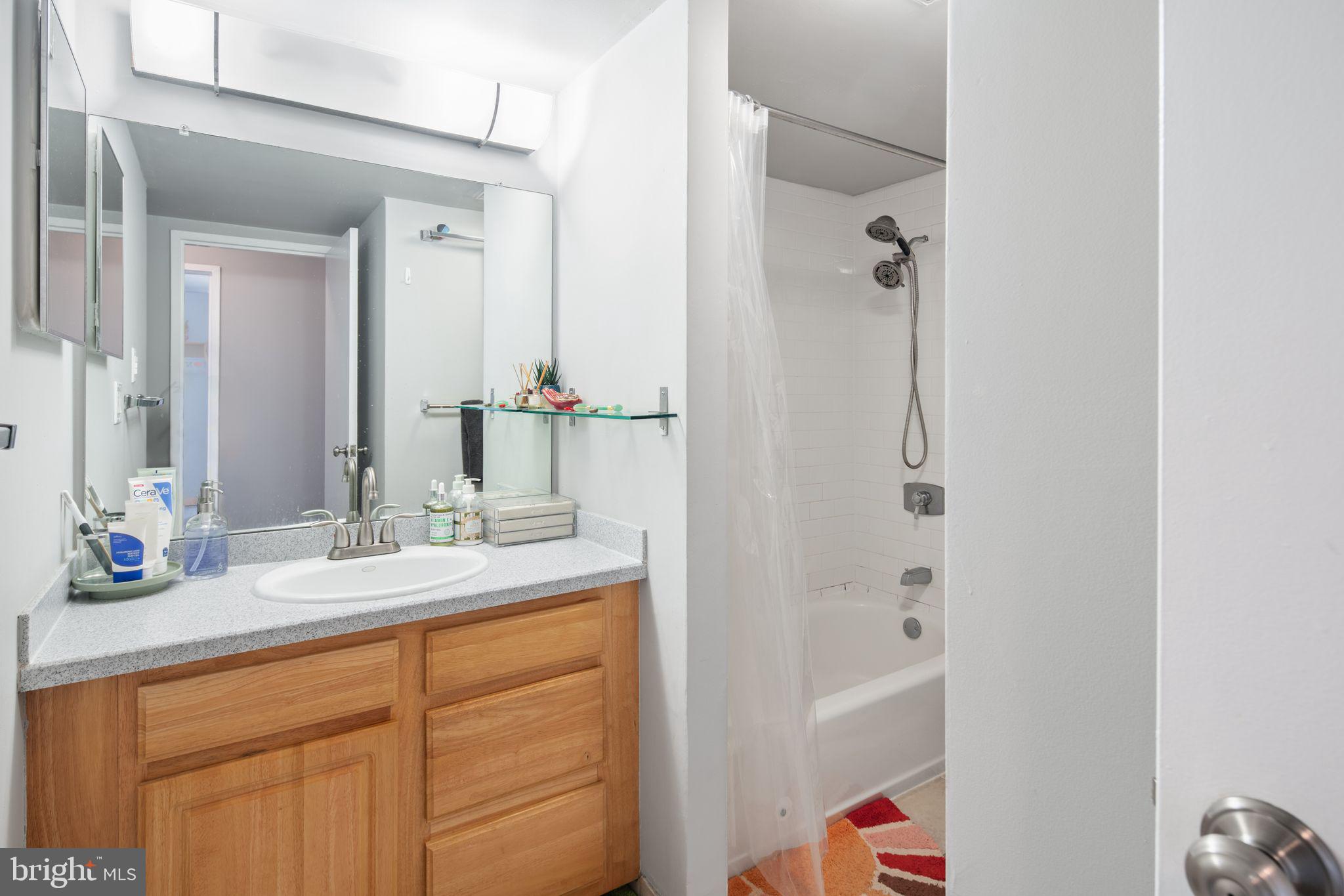 2001 Hamilton St #1627