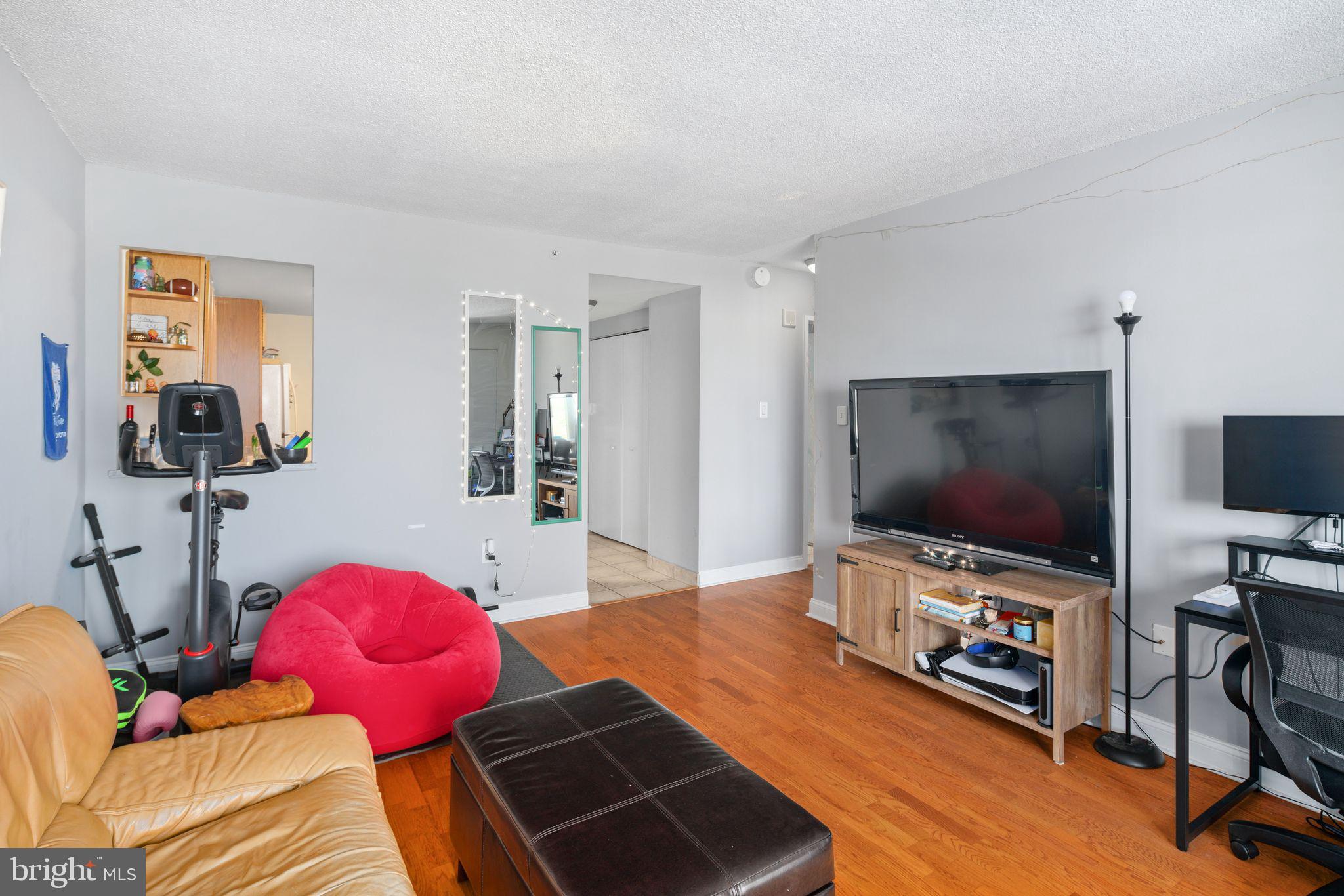 2001 Hamilton St #1627