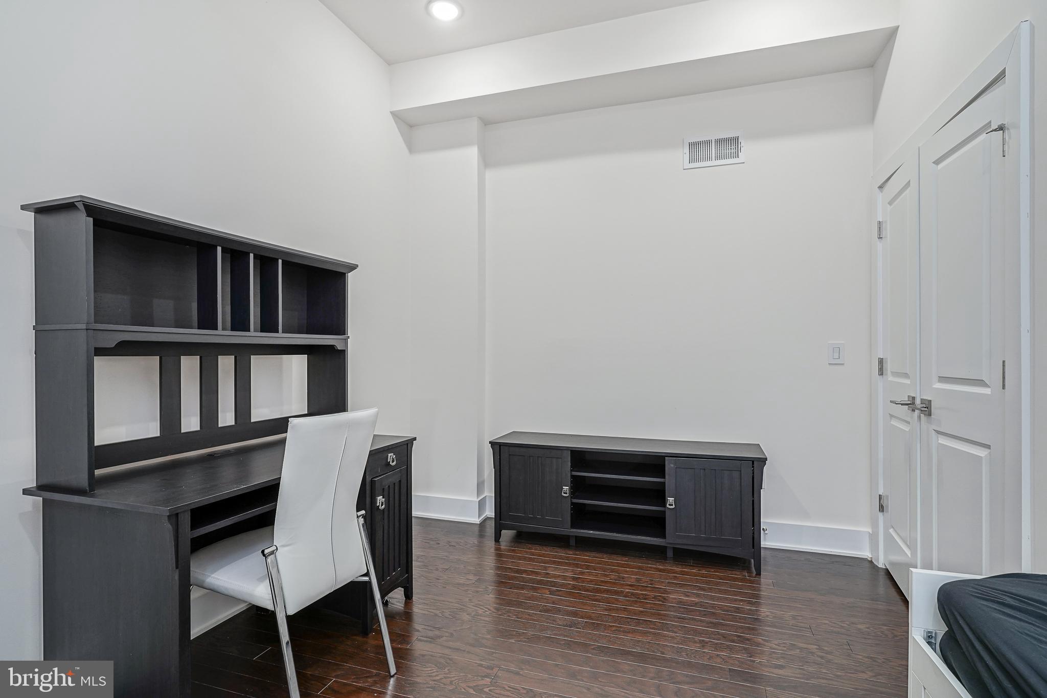 520 W MONTGOMERY AVE #7