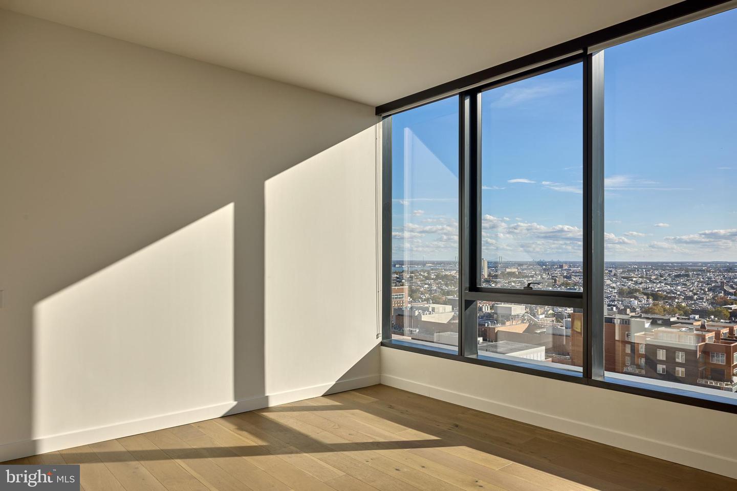 1134 SANSOM ST #2B-PH1903