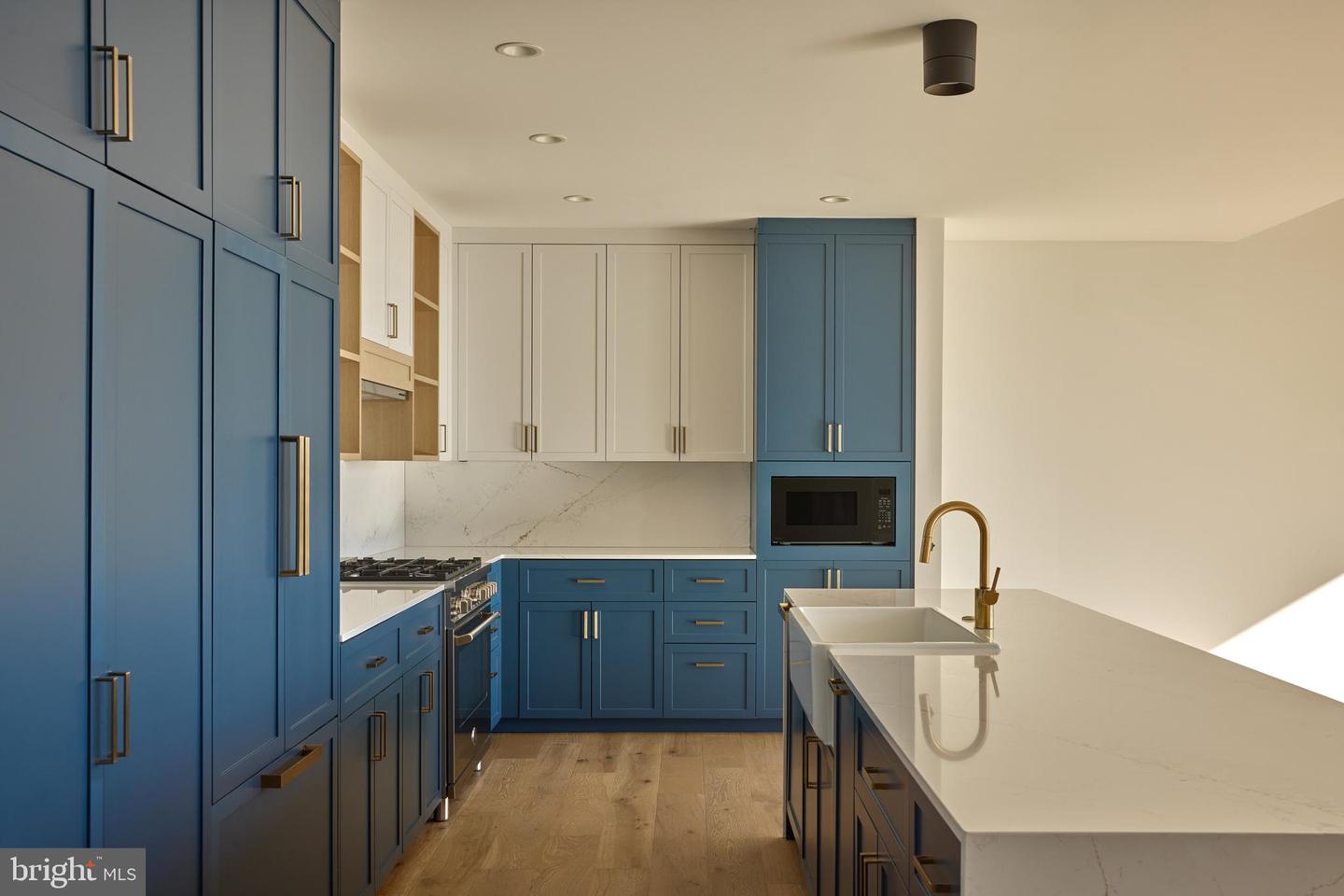 1134 SANSOM ST #2B-PH1903