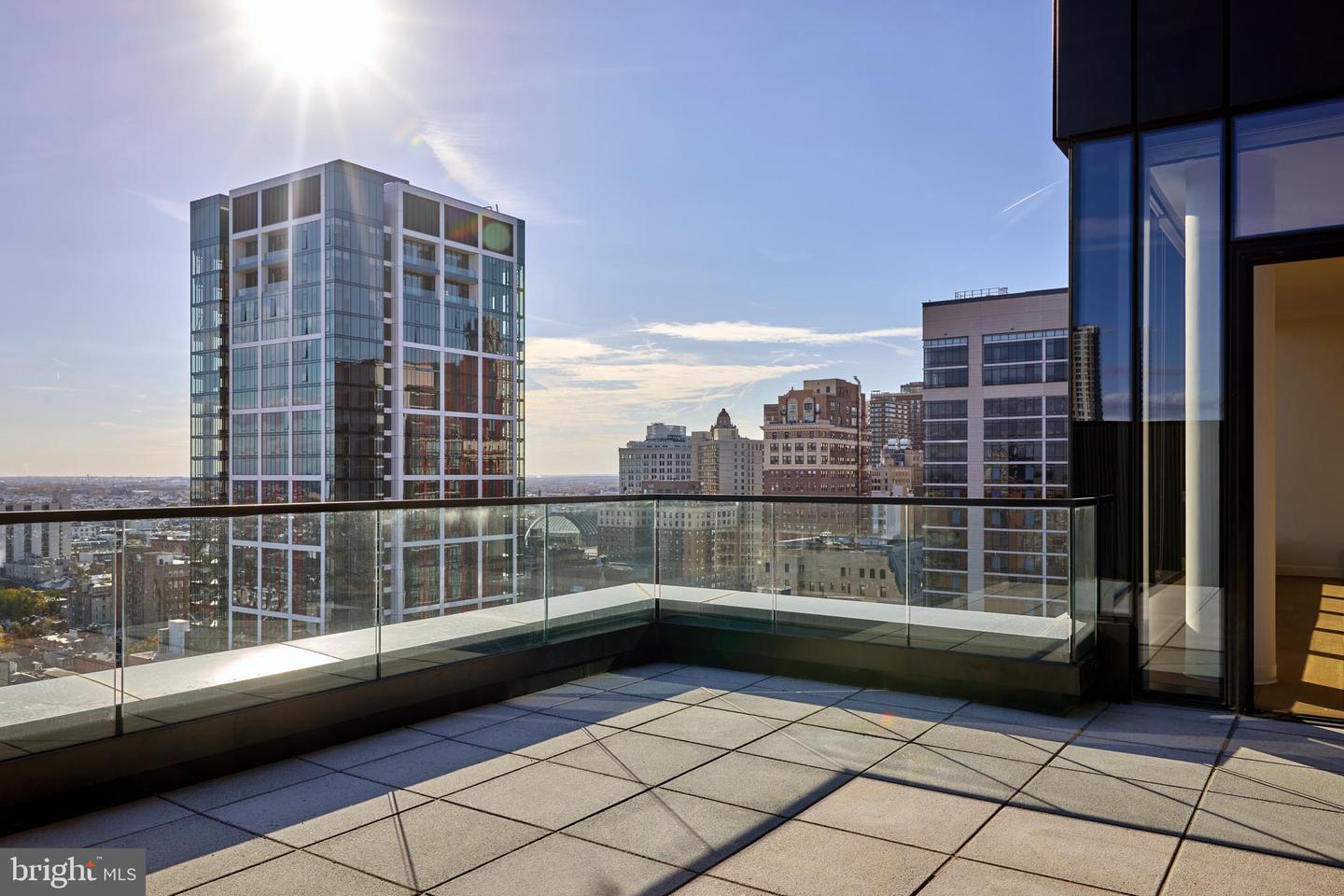 1134 SANSOM ST #2B-PH1903