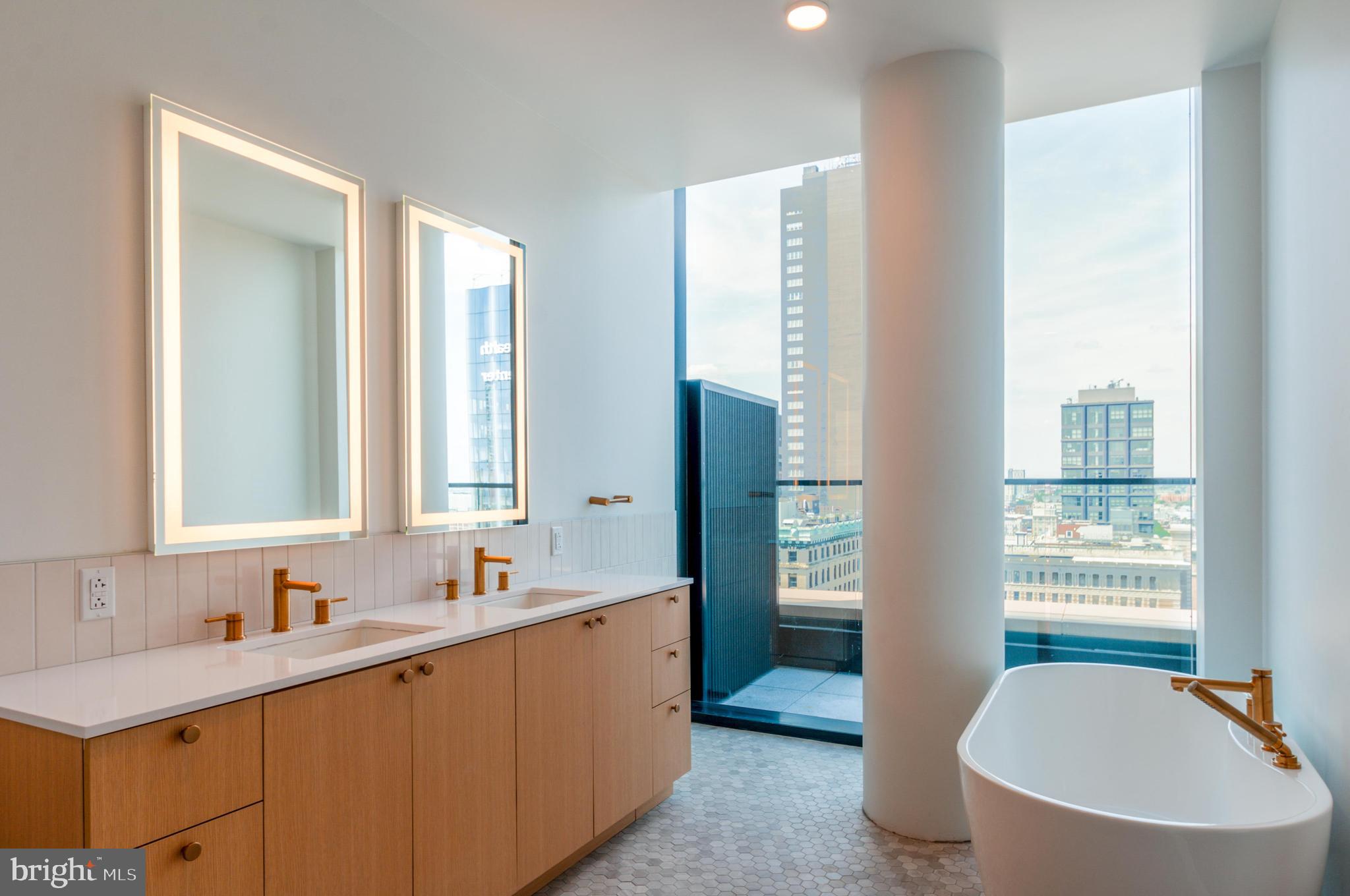 1134 SANSOM ST #2B-PH1904