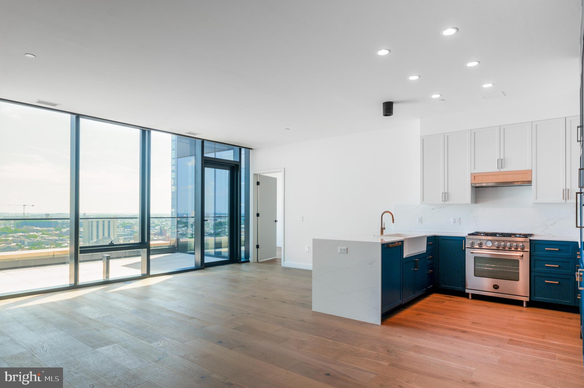 1134 SANSOM ST #2B-PH1906