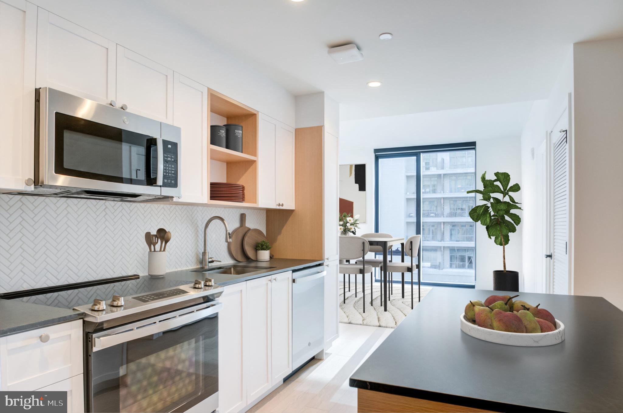 1134 SANSOM ST #2B-PH1906