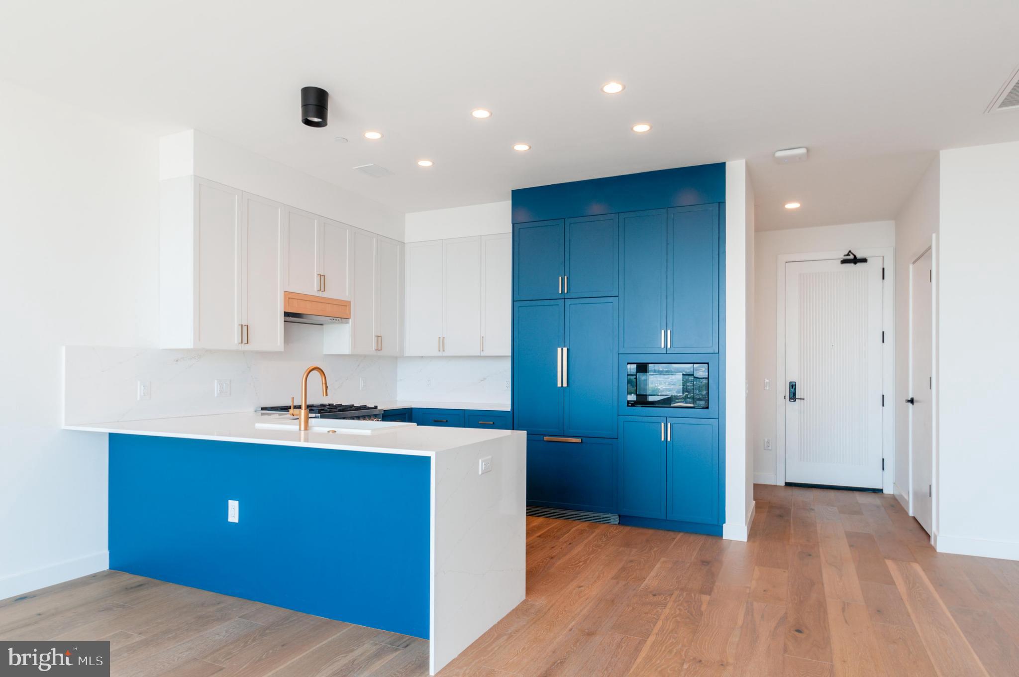 1134 SANSOM ST #2B-PH1906