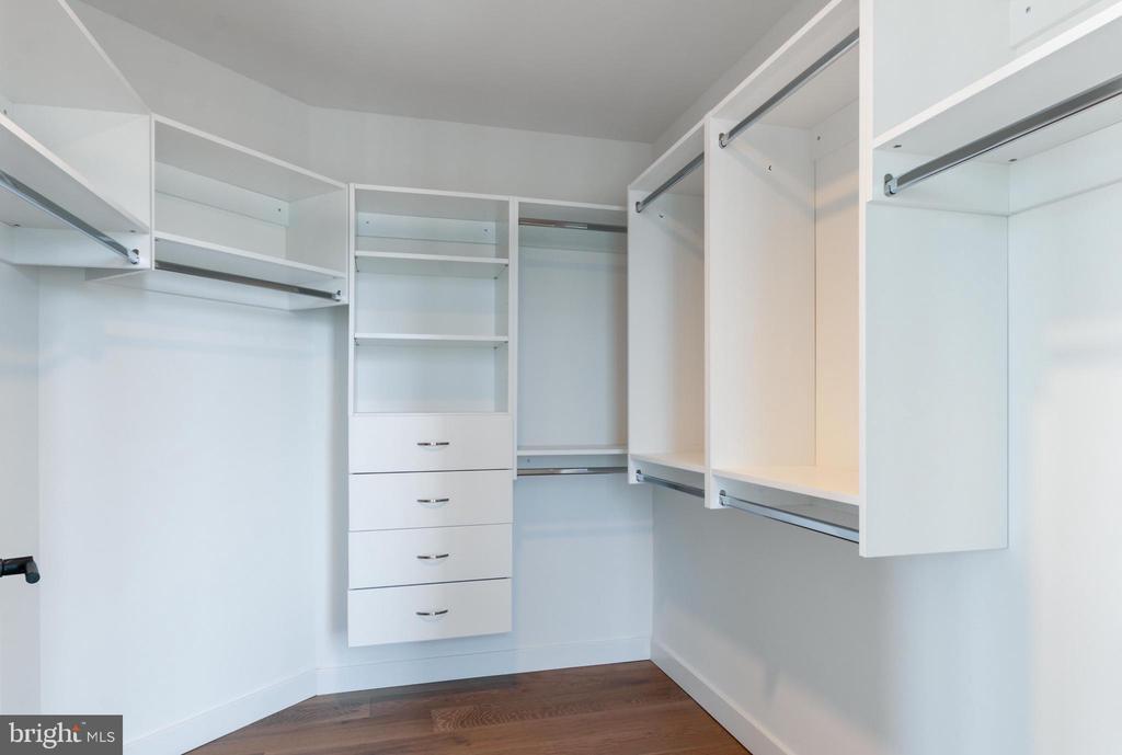 1134 SANSOM ST #1B-PH1907
