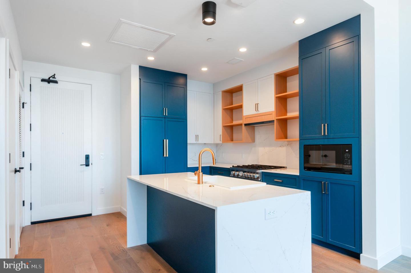 1134 SANSOM ST #2B-PH1914