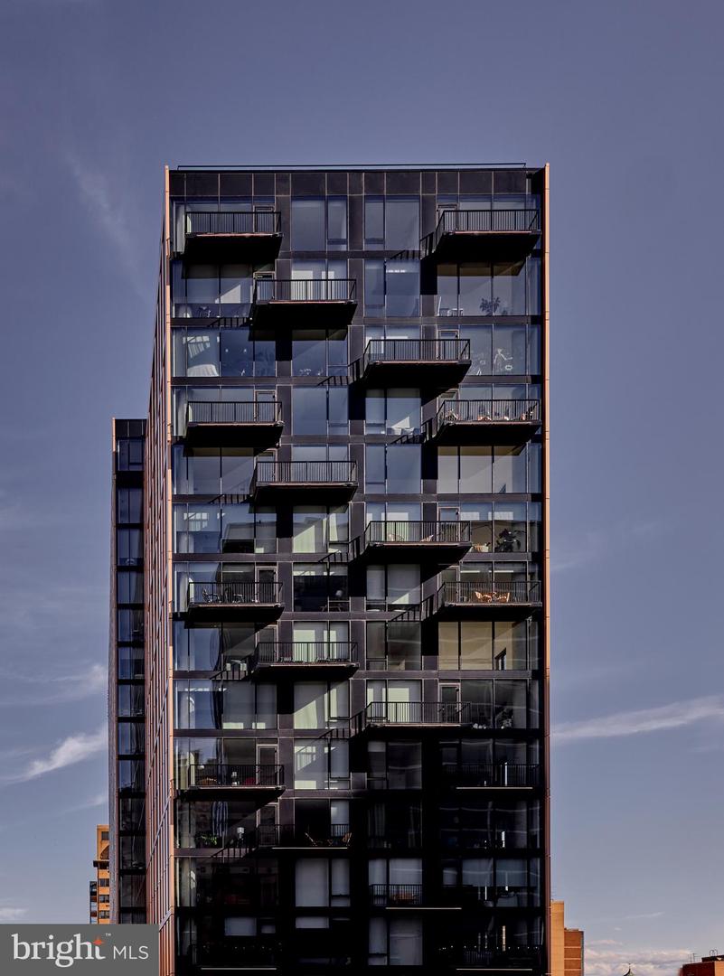 1134 SANSOM ST #2B-PH2004