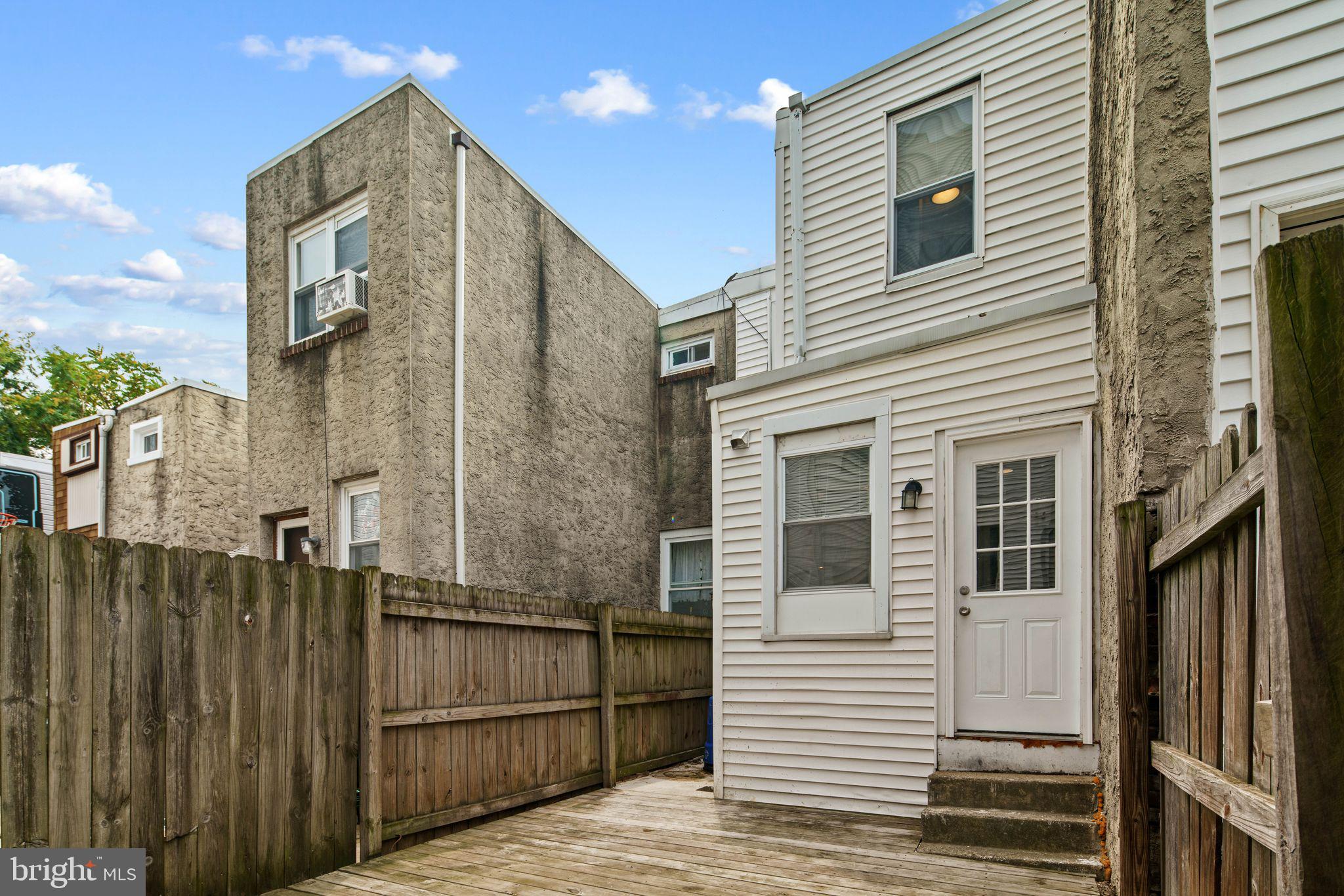 2539 E Dakota St