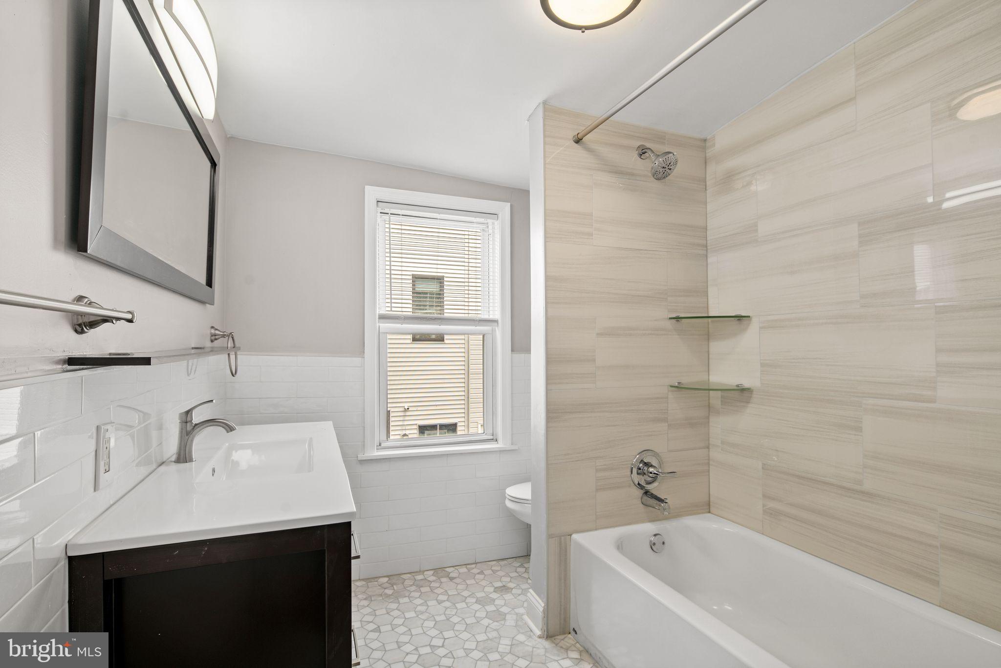 2539 E Dakota St