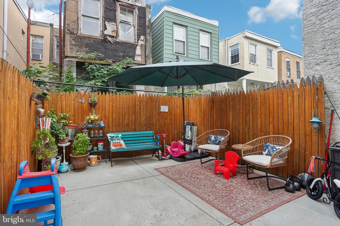 2124 Titan St
