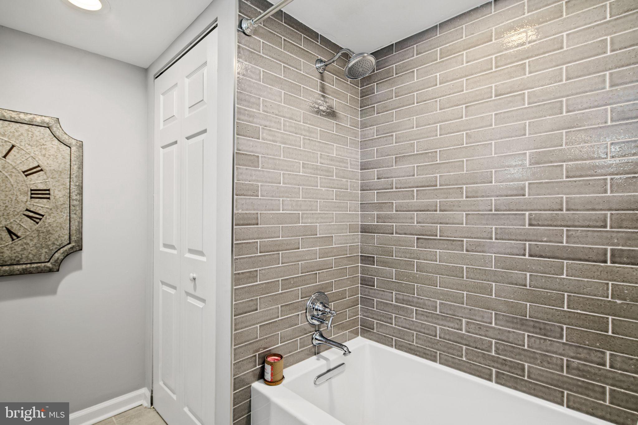 2001 Hamilton St #1204