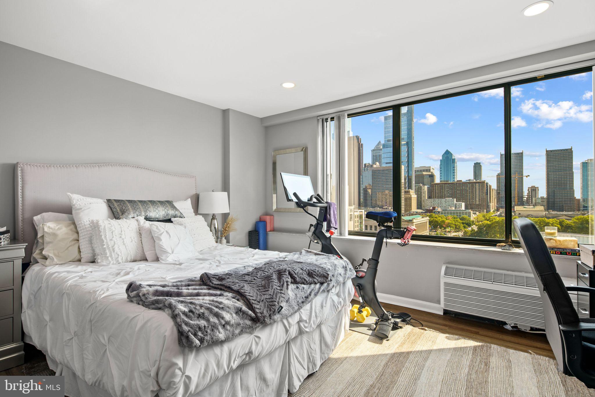 2001 Hamilton St #1204