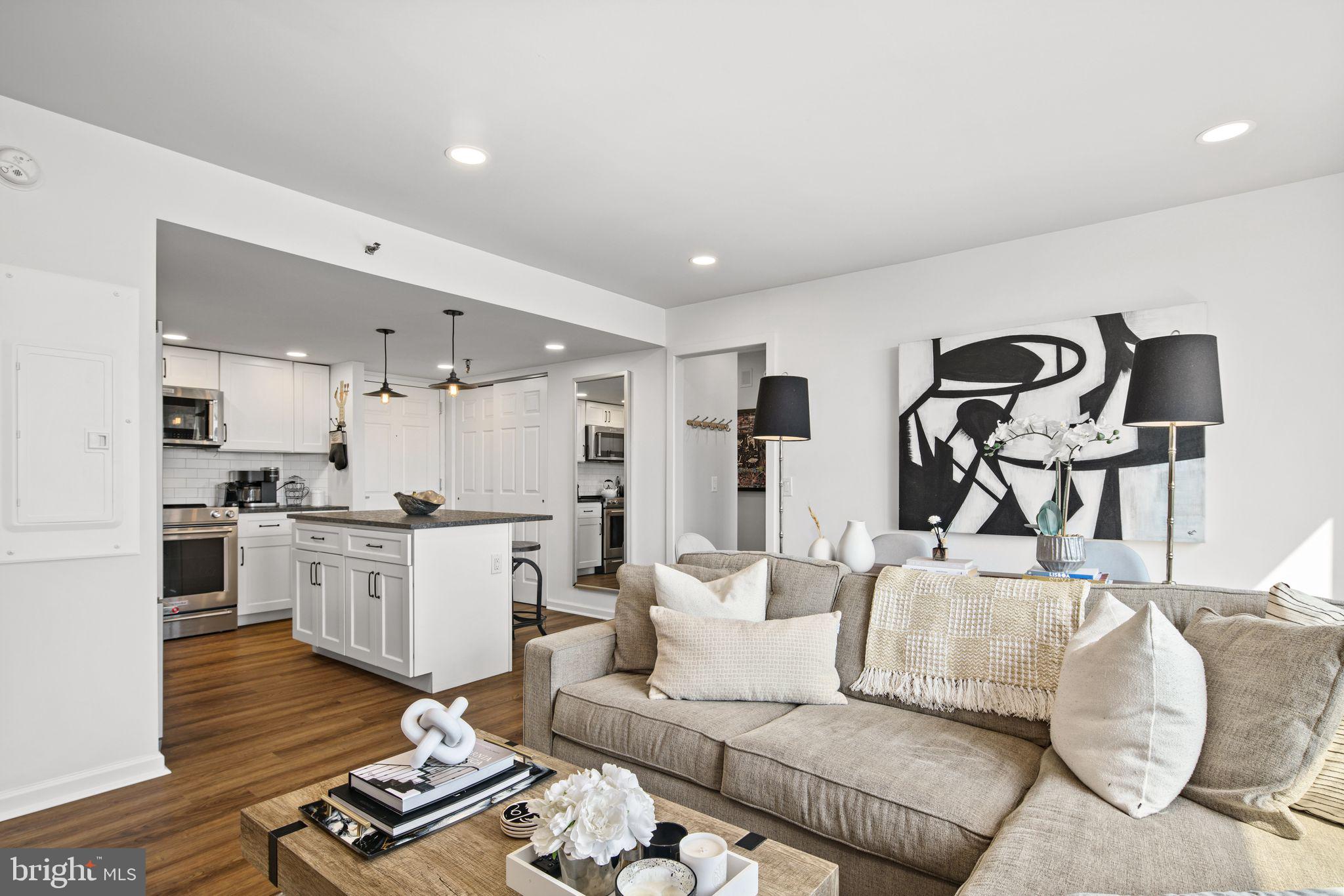 2001 Hamilton St #1204