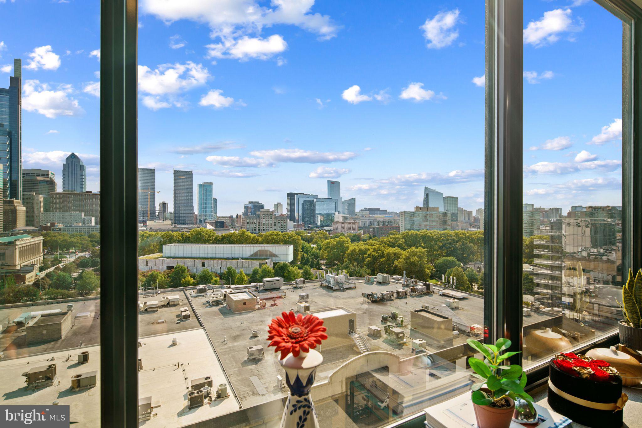 2001 Hamilton St #1204