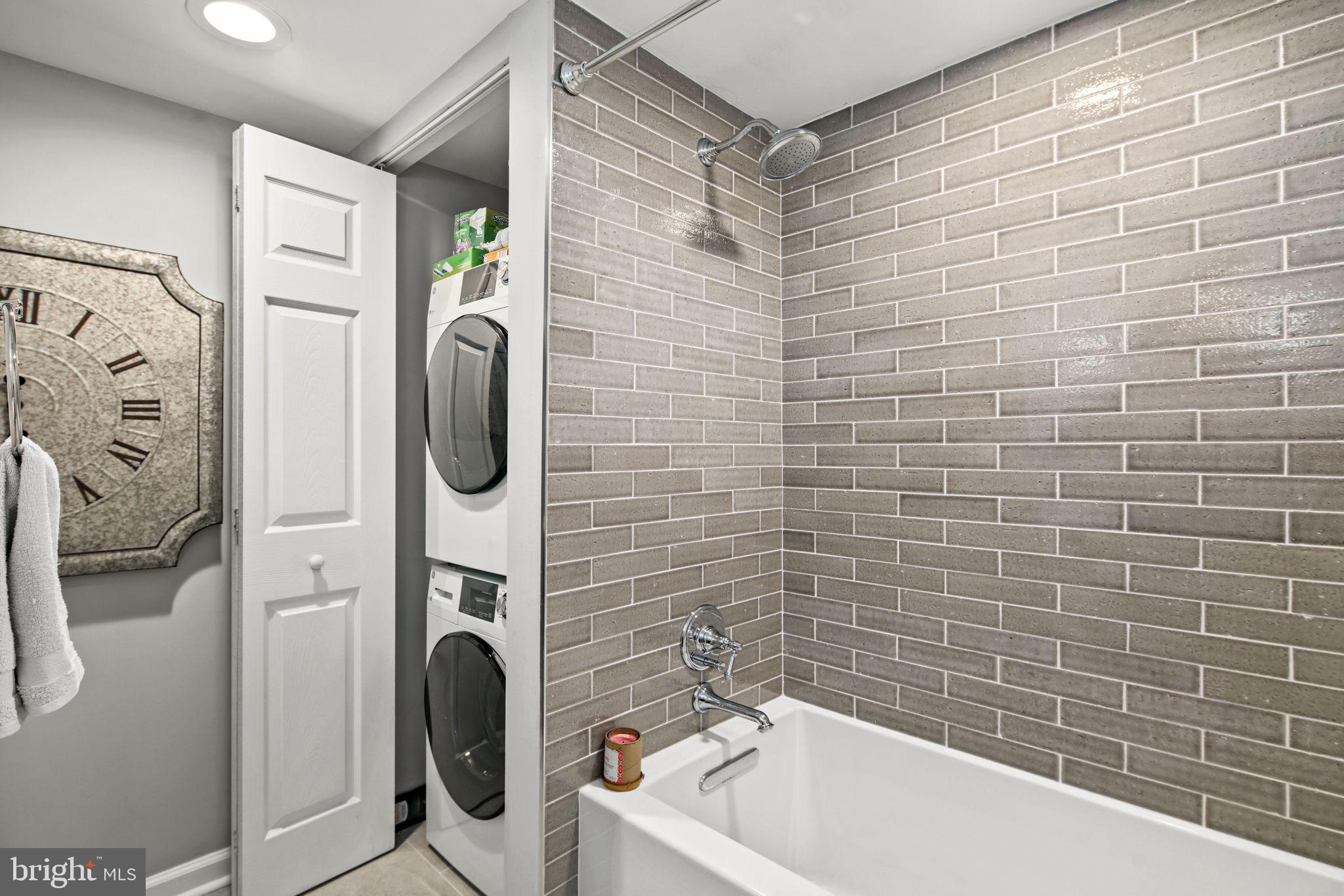 2001 Hamilton St #1204