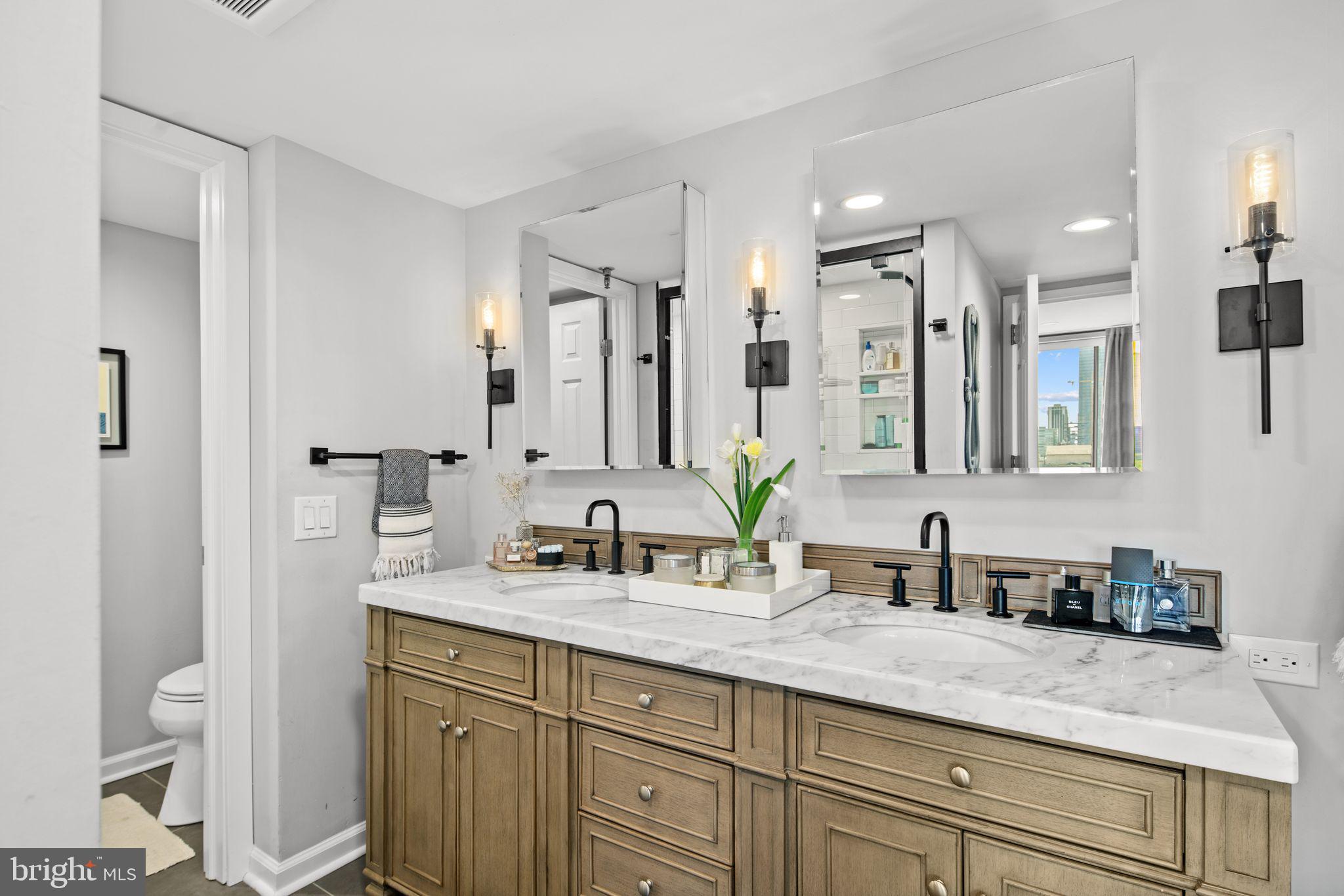 2001 Hamilton St #1204