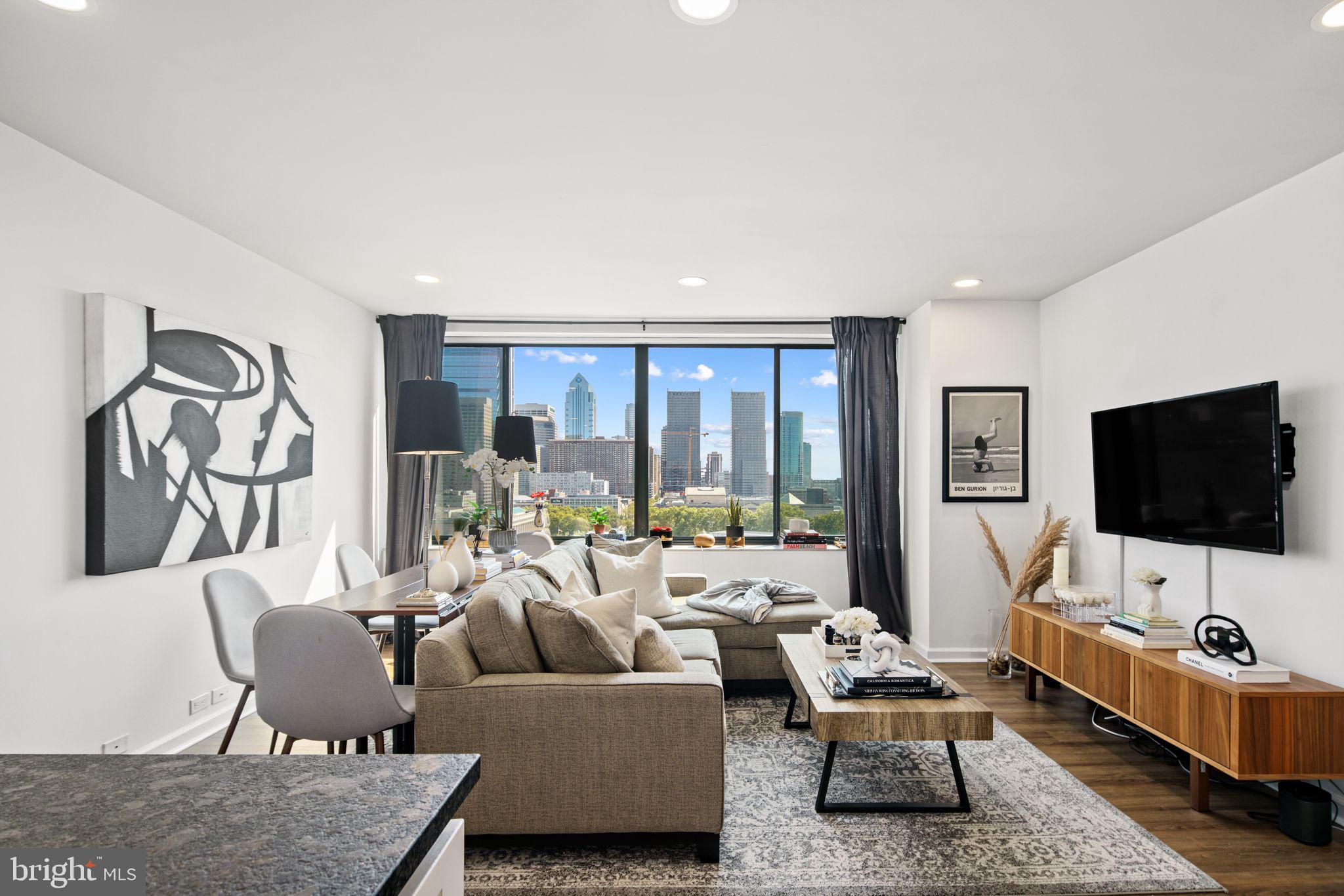 2001 Hamilton St #1204