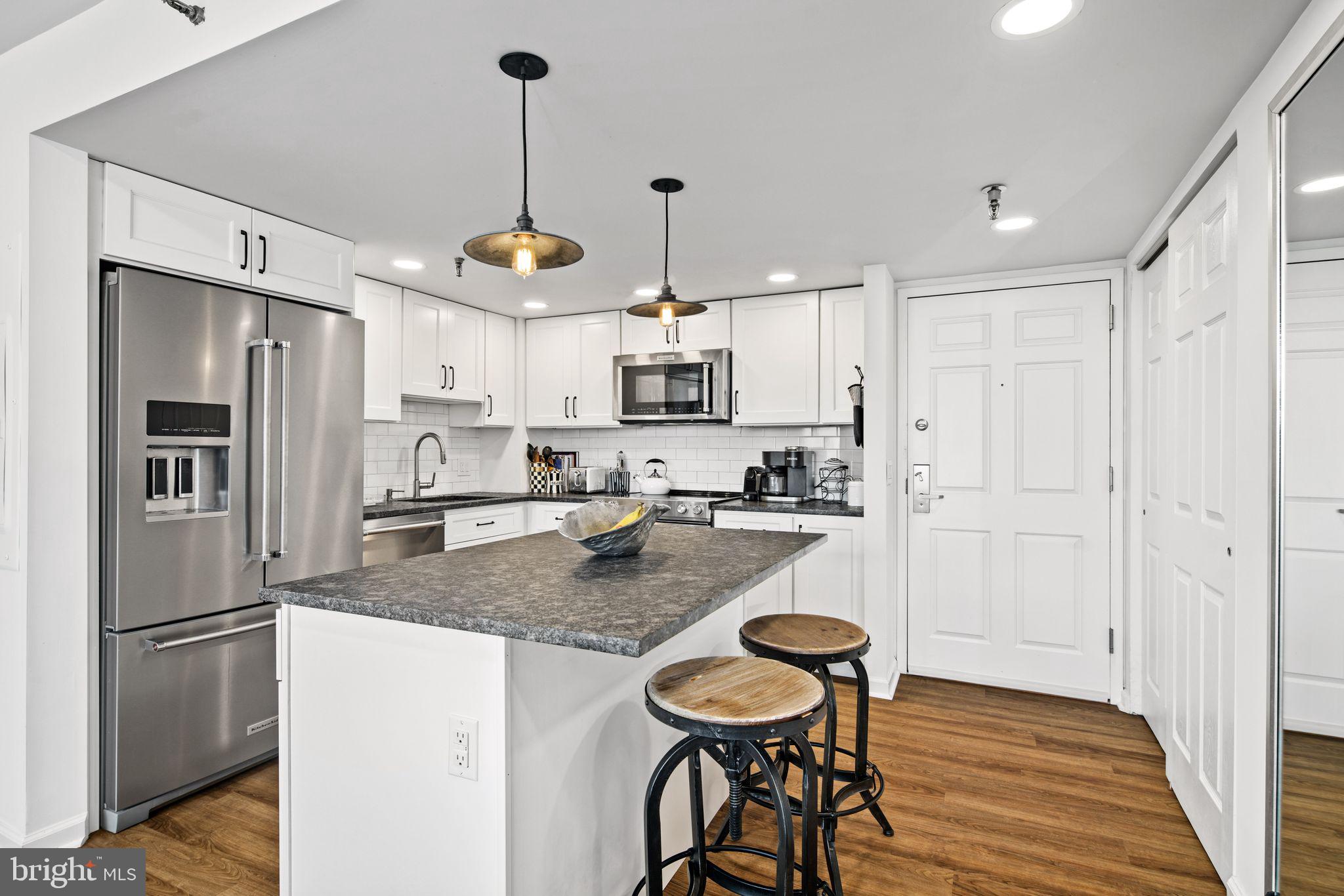 2001 Hamilton St #1204