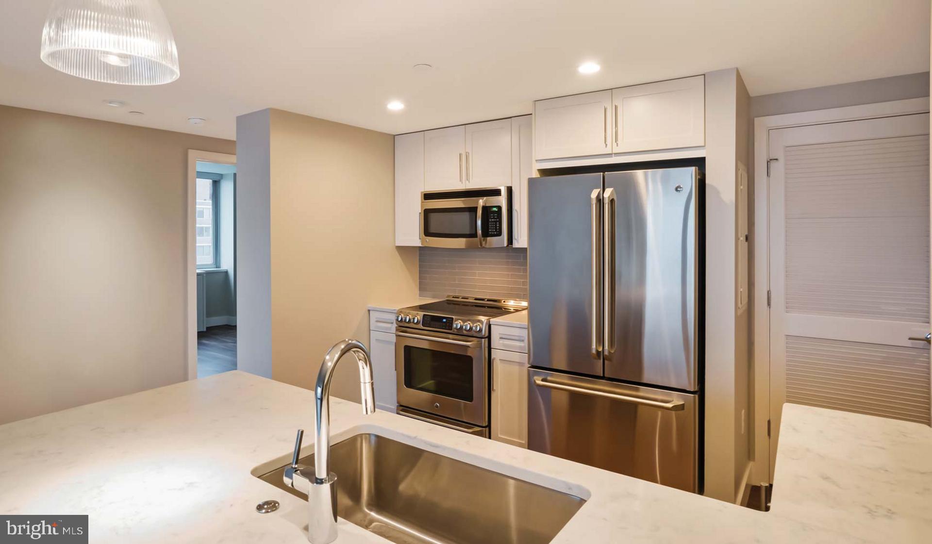 2200 BENJAMIN FRANKLIN PKWY #1B-E1904