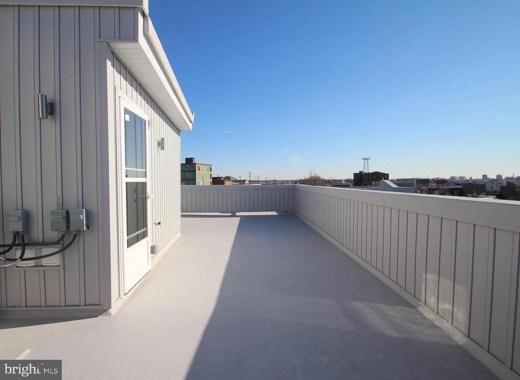 2560 FRANKFORD AVE #3F