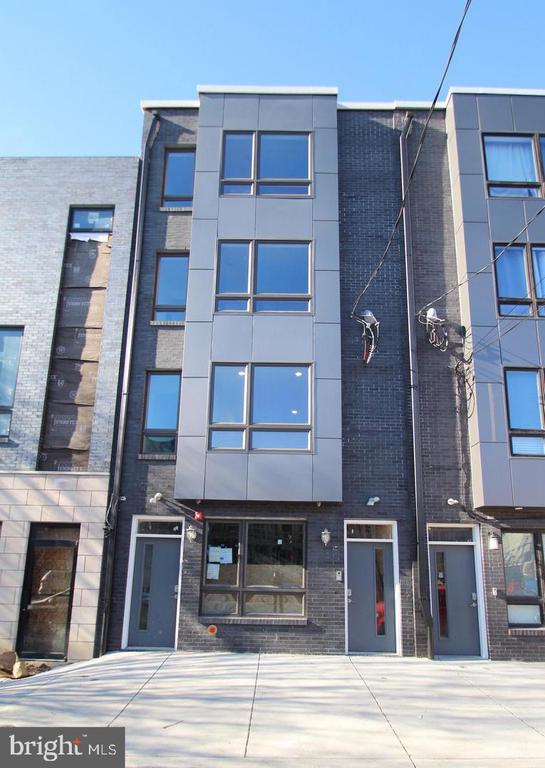 2560 FRANKFORD AVE #3F