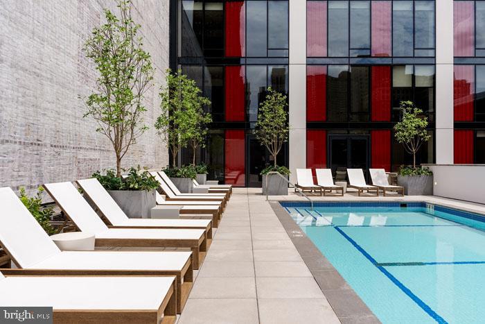 210 S 12TH ST #2B-1-15F