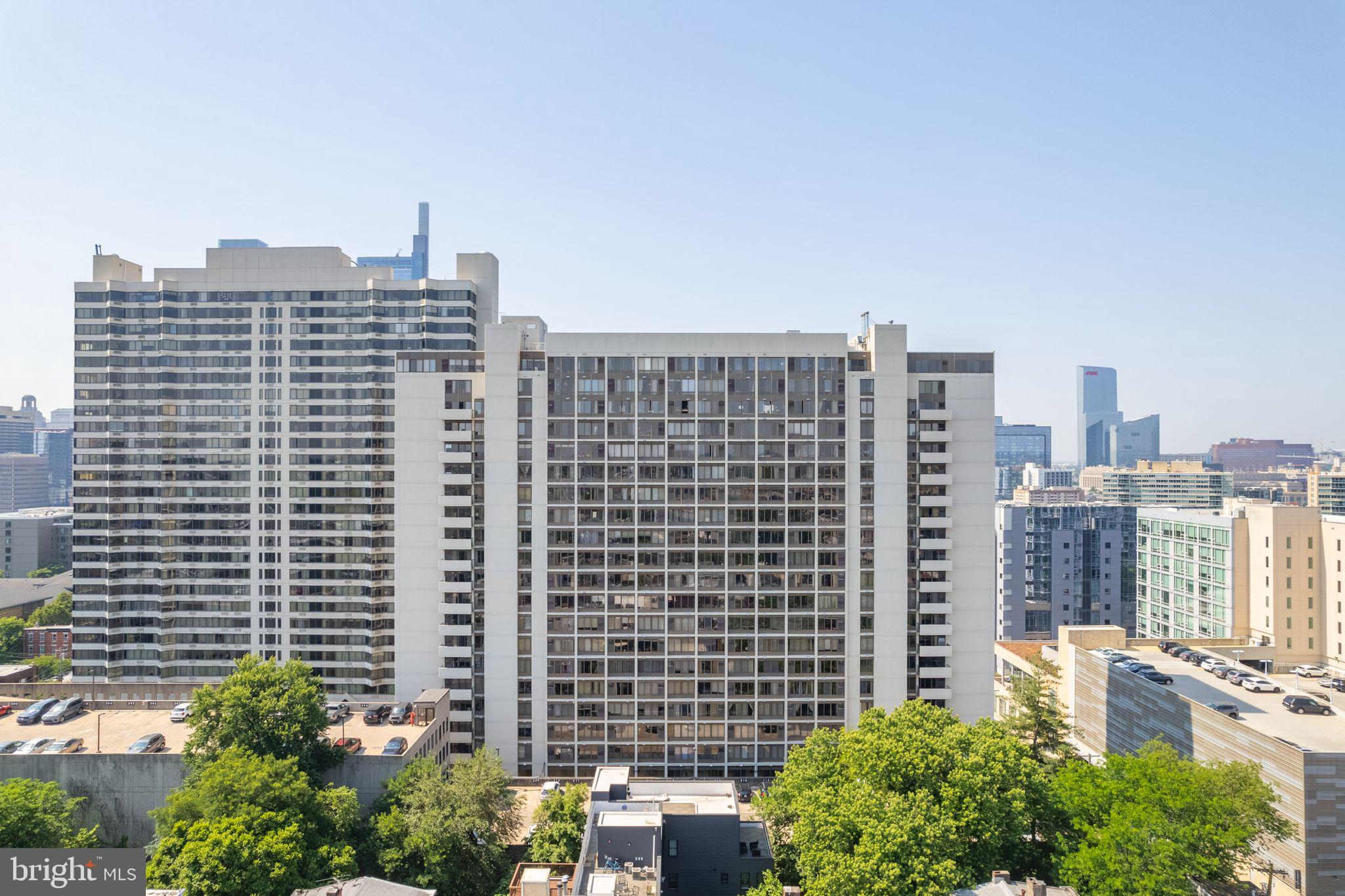 2001 Hamilton St #303