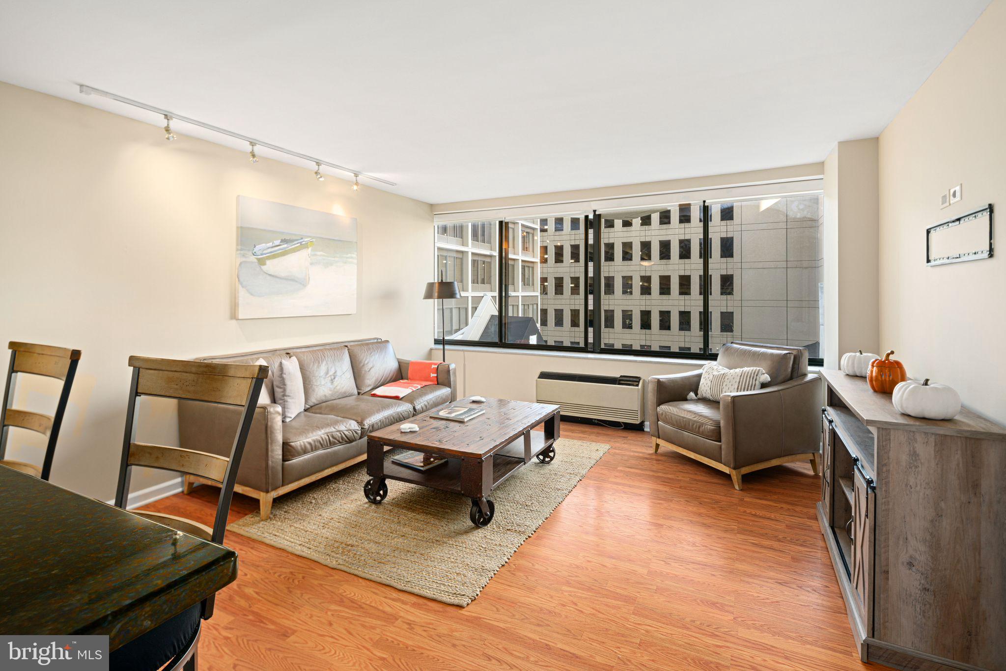 2001 Hamilton St #303