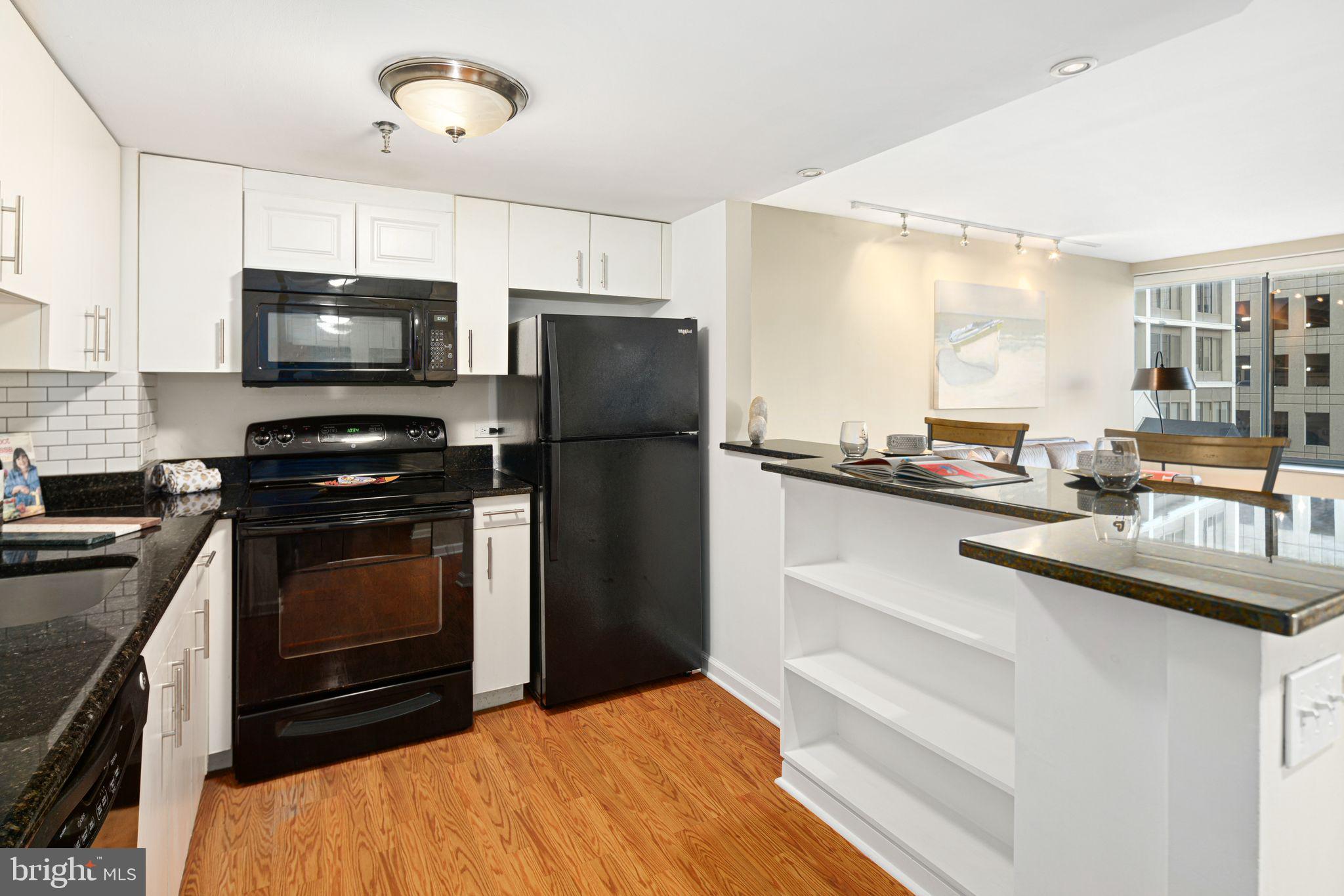 2001 Hamilton St #303