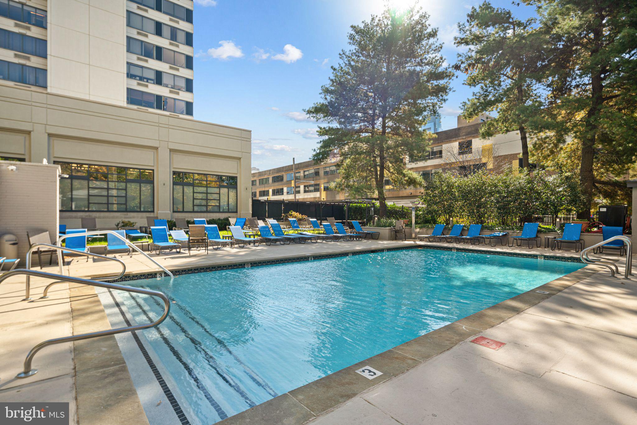 2001 Hamilton St #303