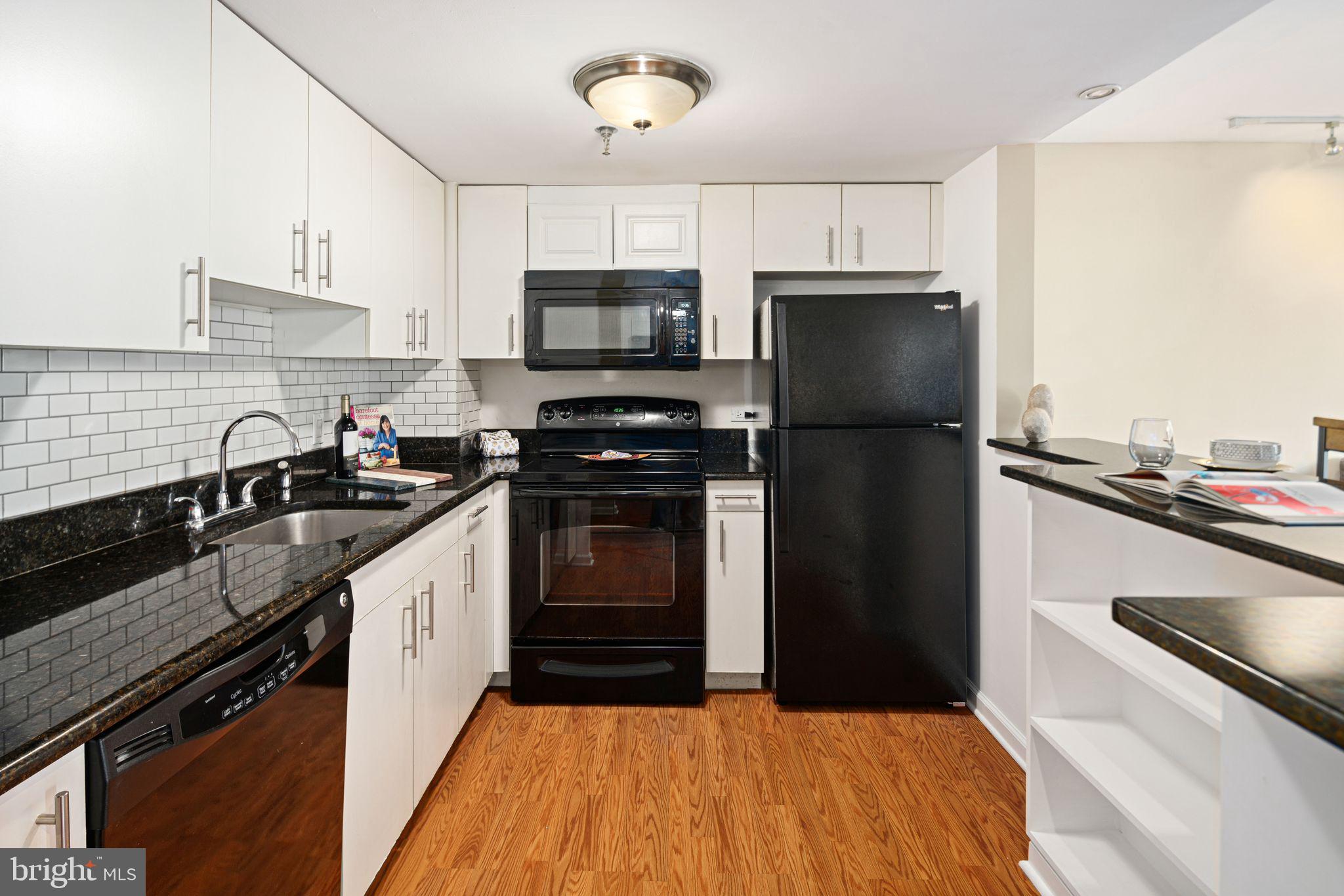 2001 Hamilton St #303