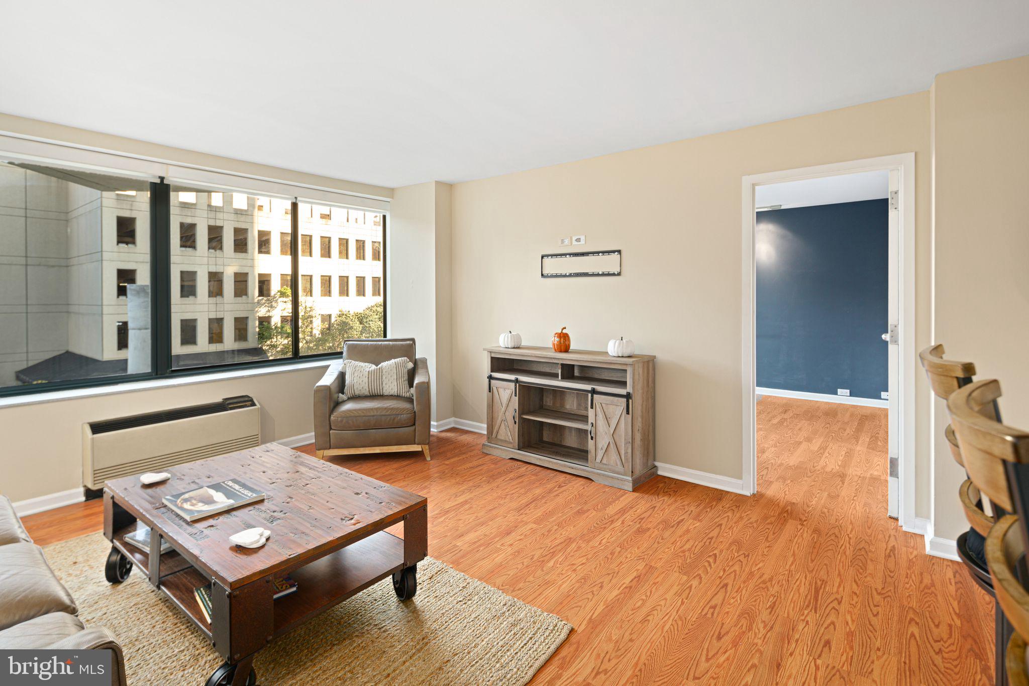 2001 Hamilton St #303