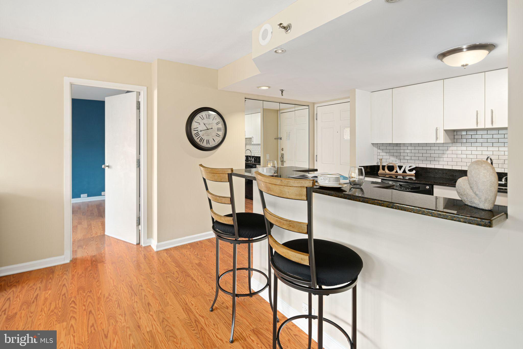 2001 Hamilton St #303