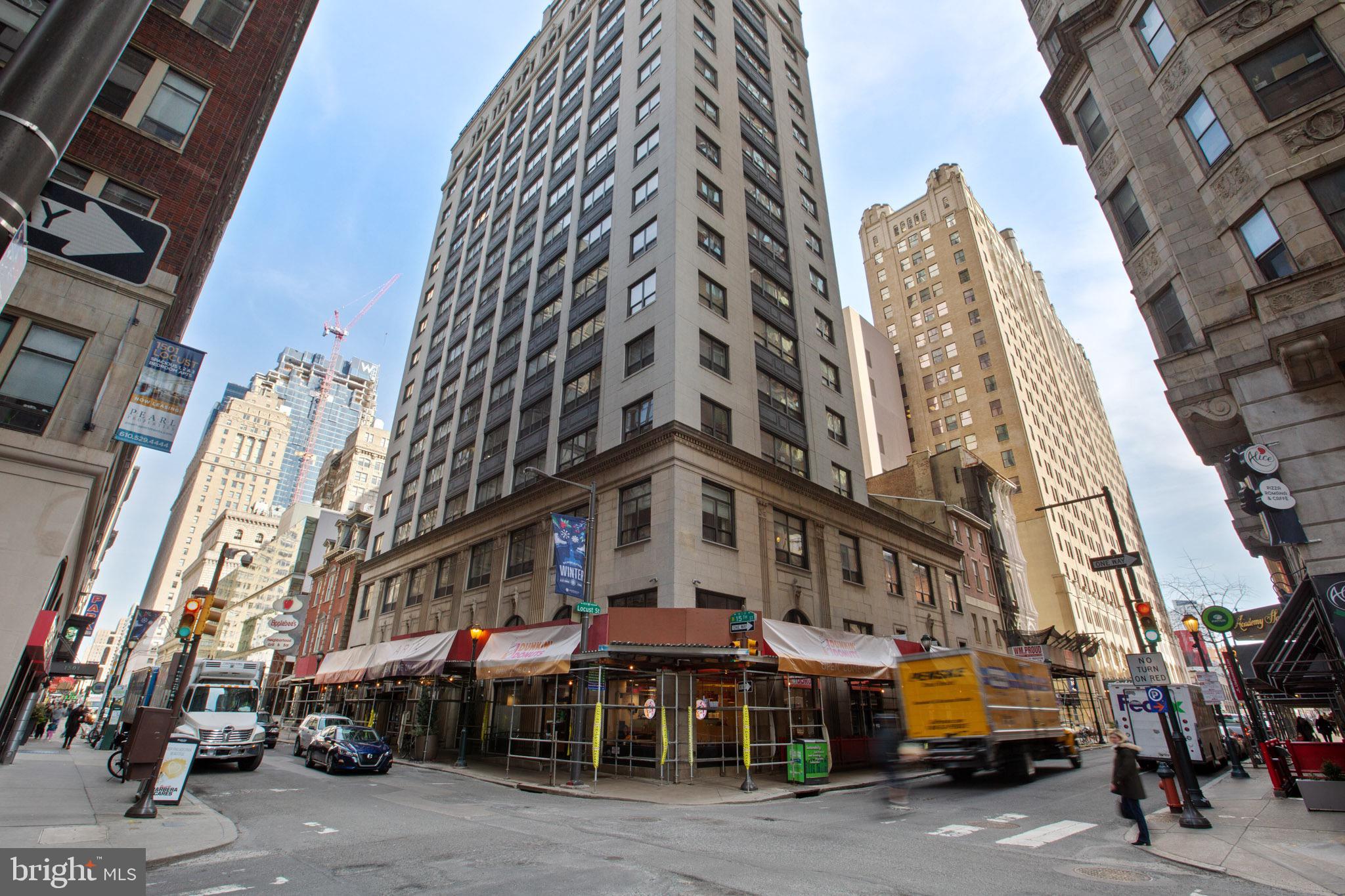 1425 LOCUST ST #17B