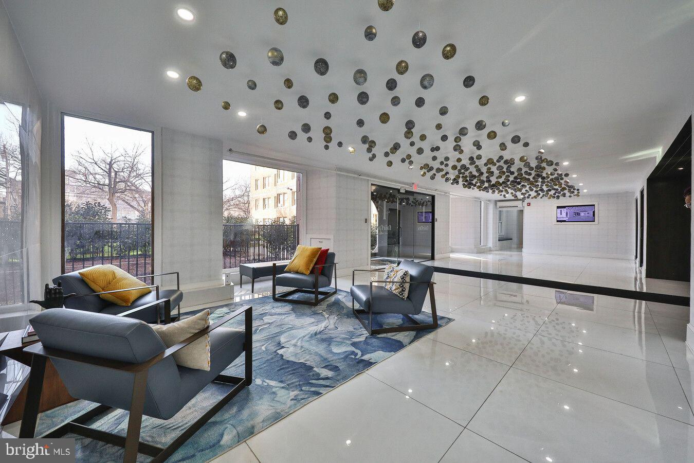 4247 LOCUST ST #1B-303