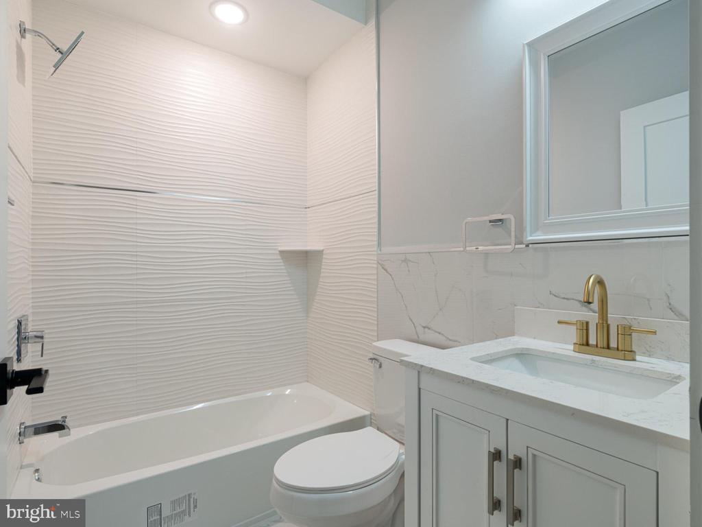 1805 FRANKFORD AVE #1-3