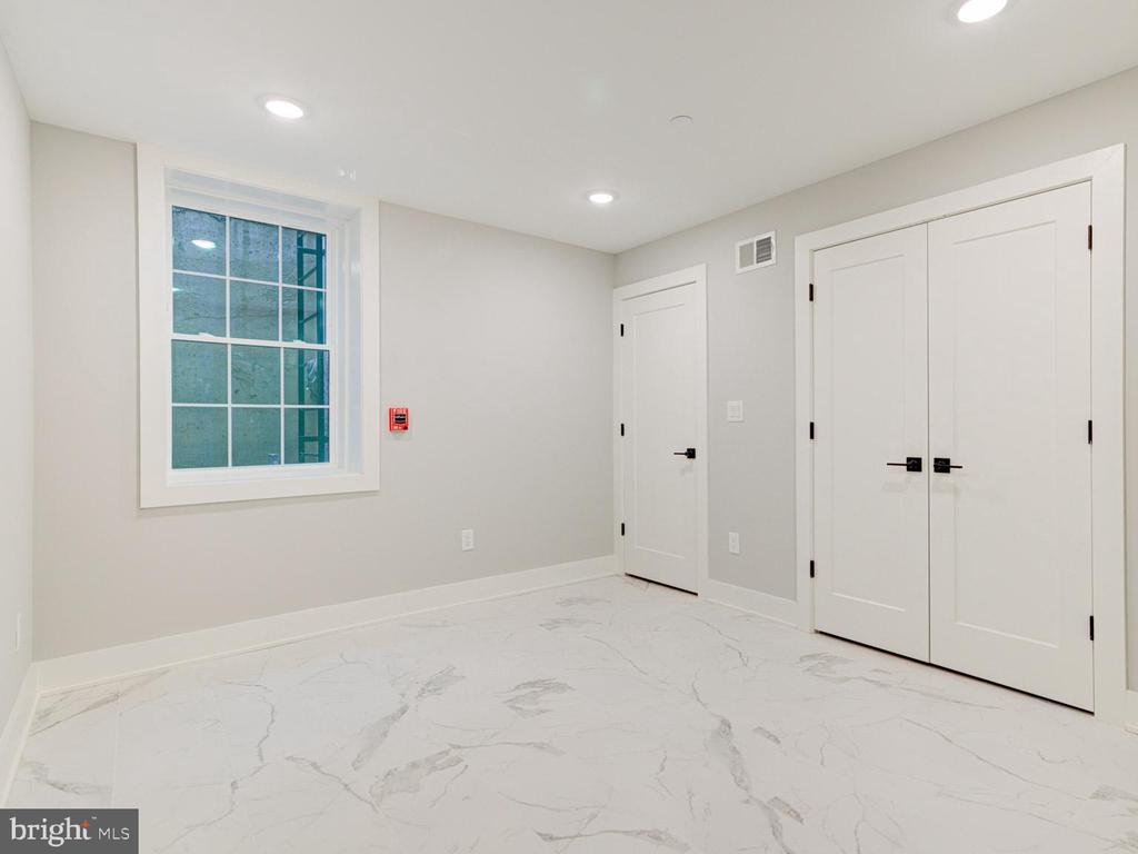 1805 FRANKFORD AVE #1-3