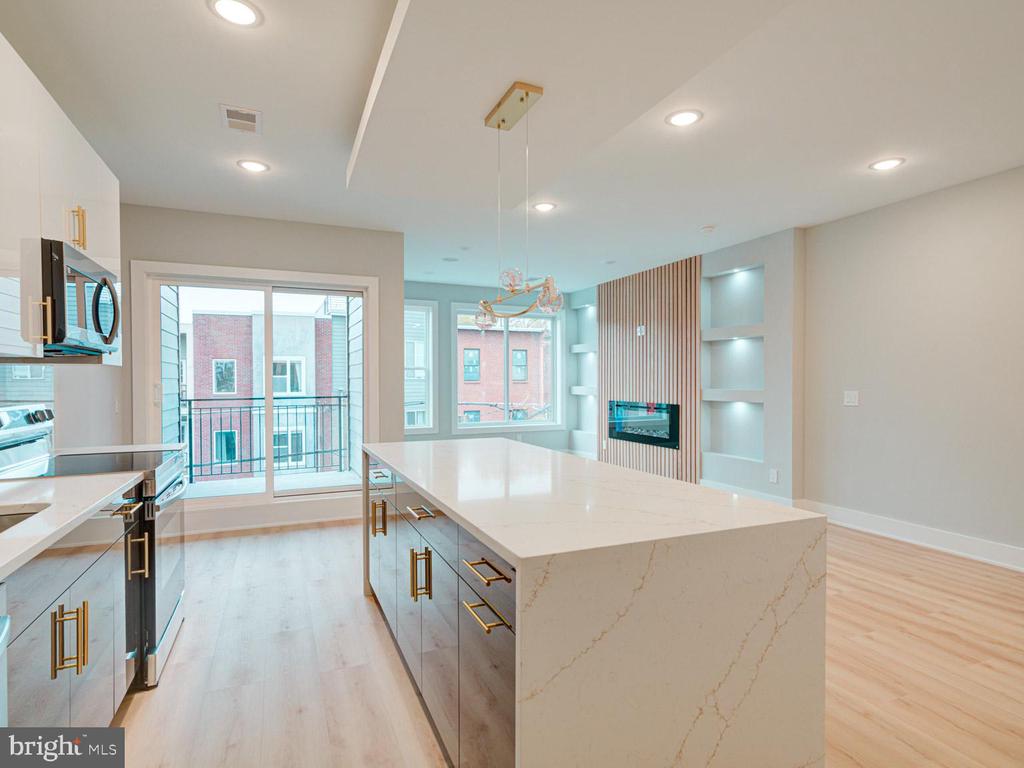 1805 FRANKFORD AVE #1-3