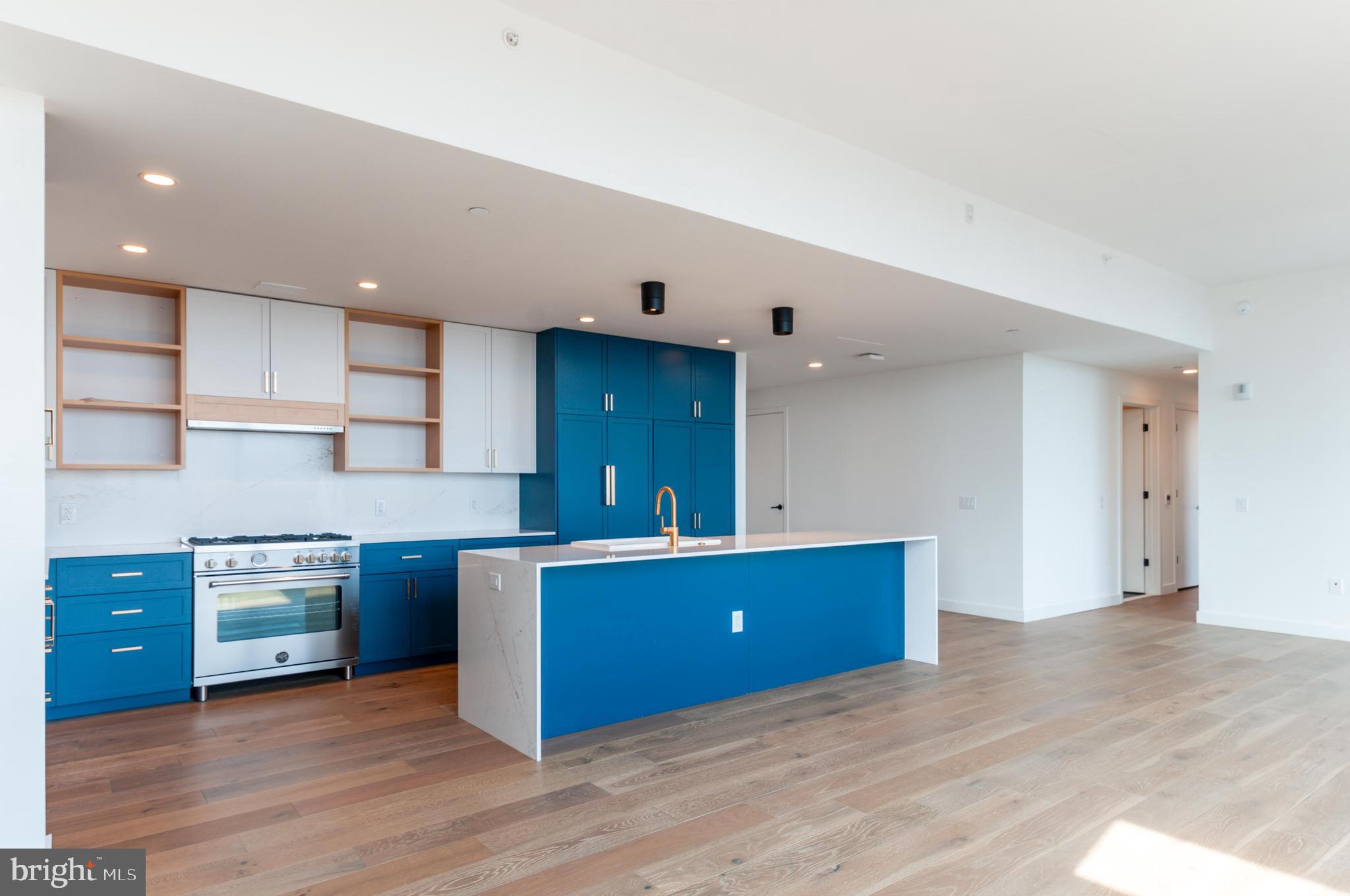 1134 SANSOM ST #2B-PH1913