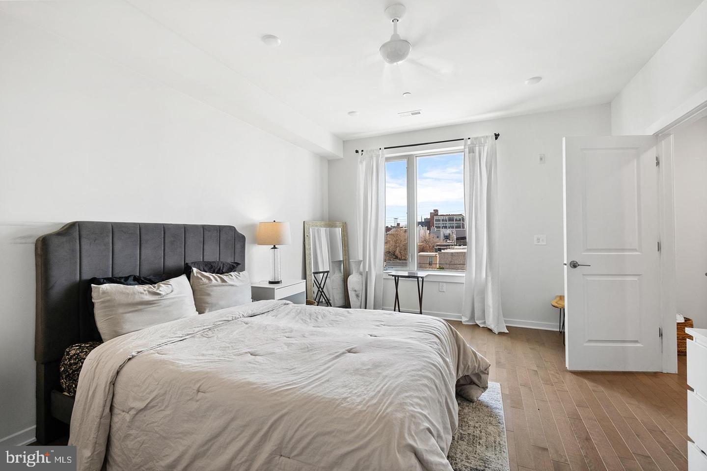 2125 E LEHIGH AVE #B12