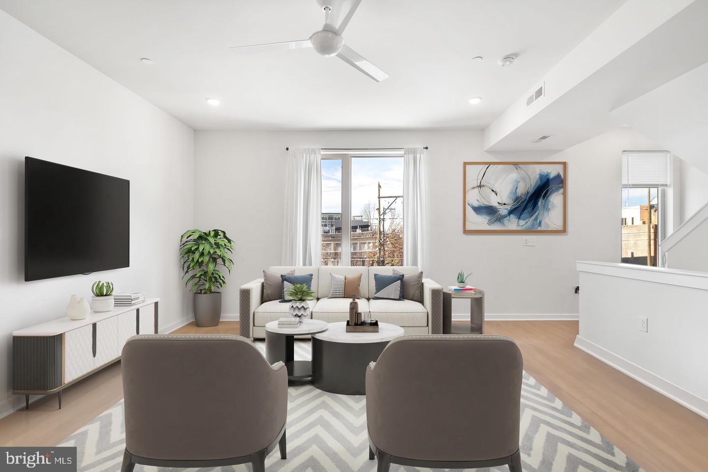 2125 E LEHIGH AVE #B12