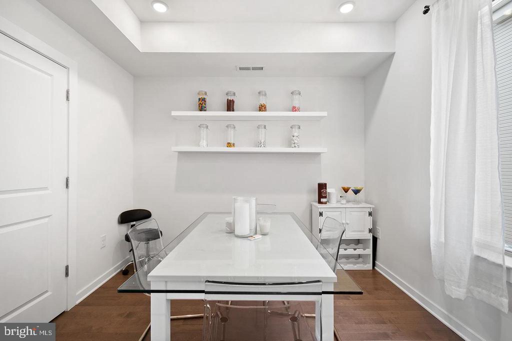 2125 E LEHIGH AVE #B12