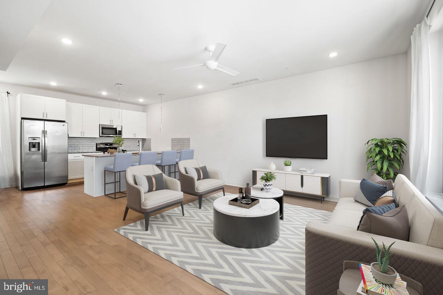 2125 E LEHIGH AVE #B12