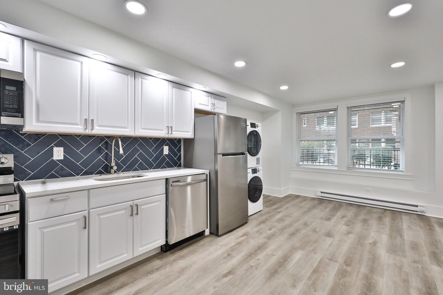 4247 LOCUST ST #0B-915