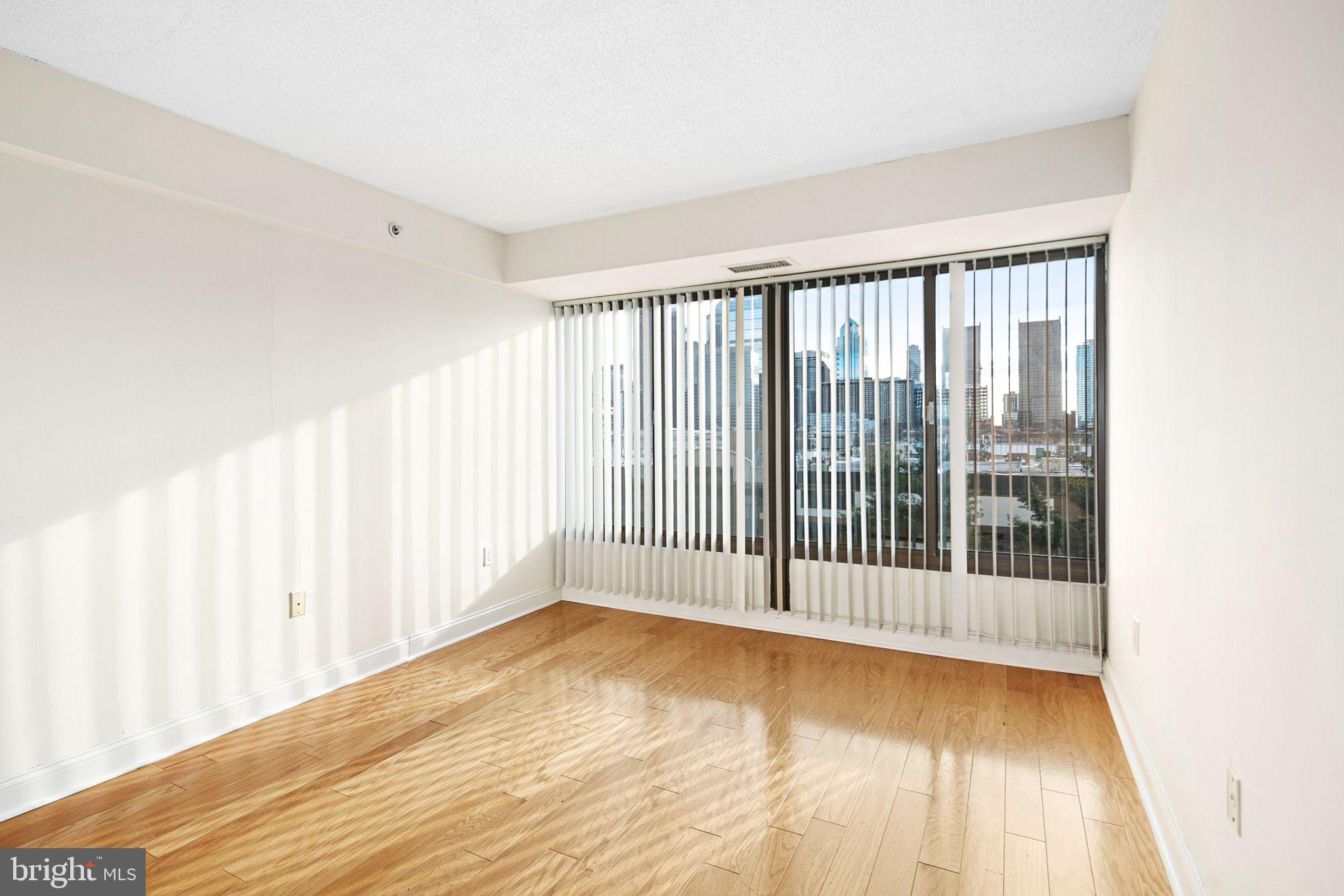 2001 Hamilton St #618