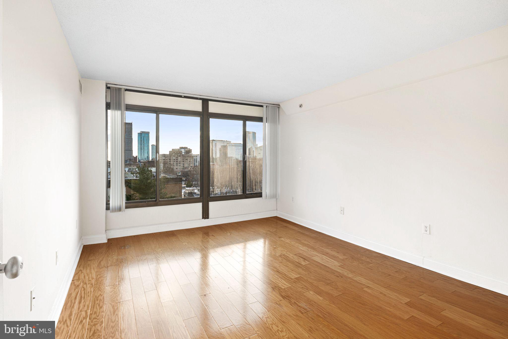 2001 Hamilton St #618