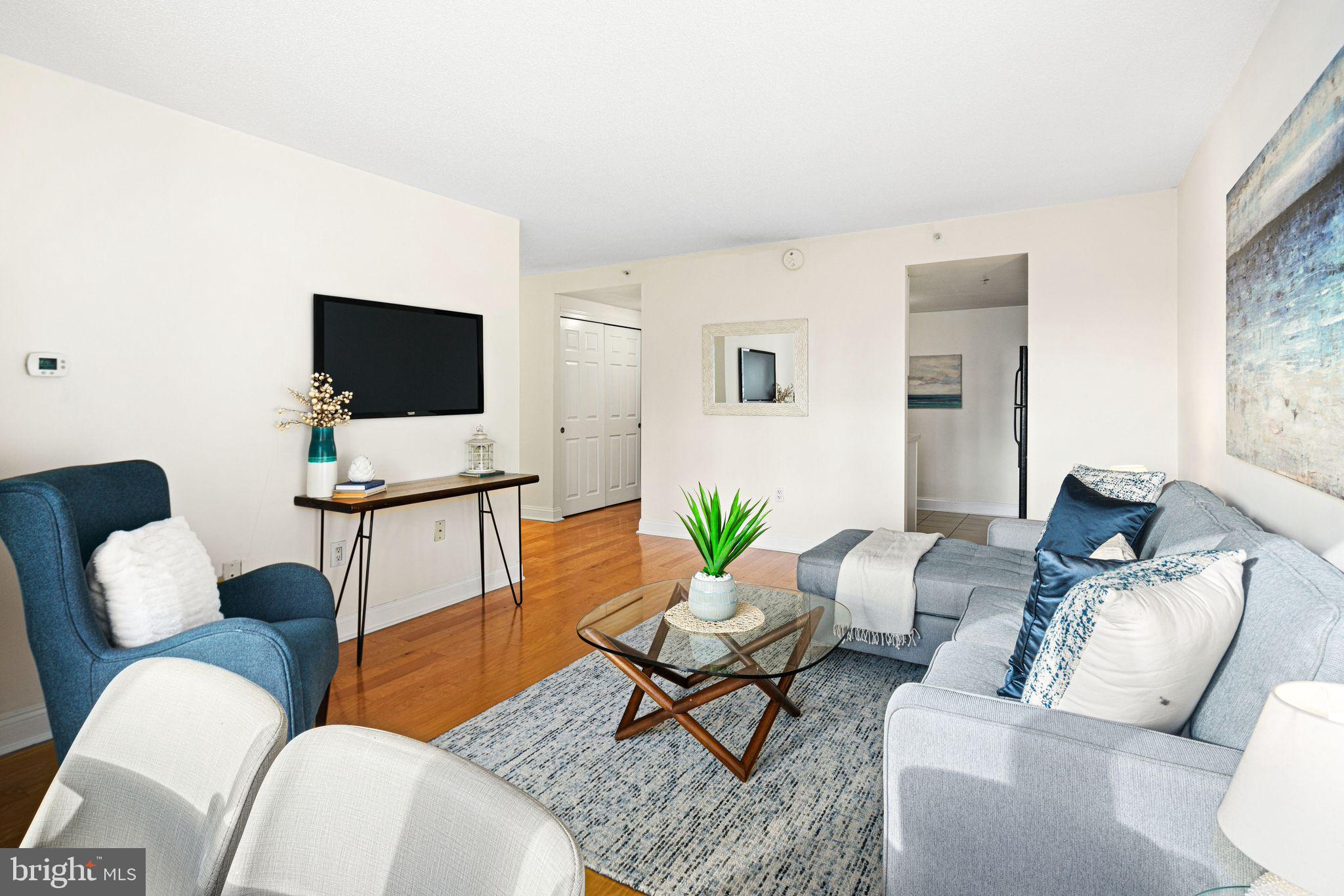 2001 Hamilton St #618